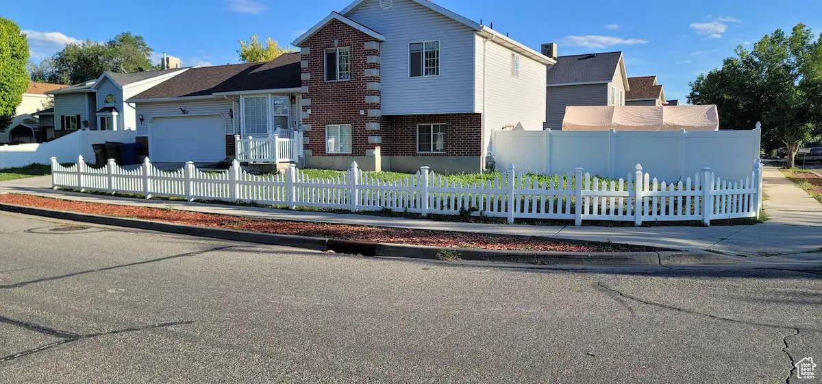 1004 Sir Michael Dr - Photo 1