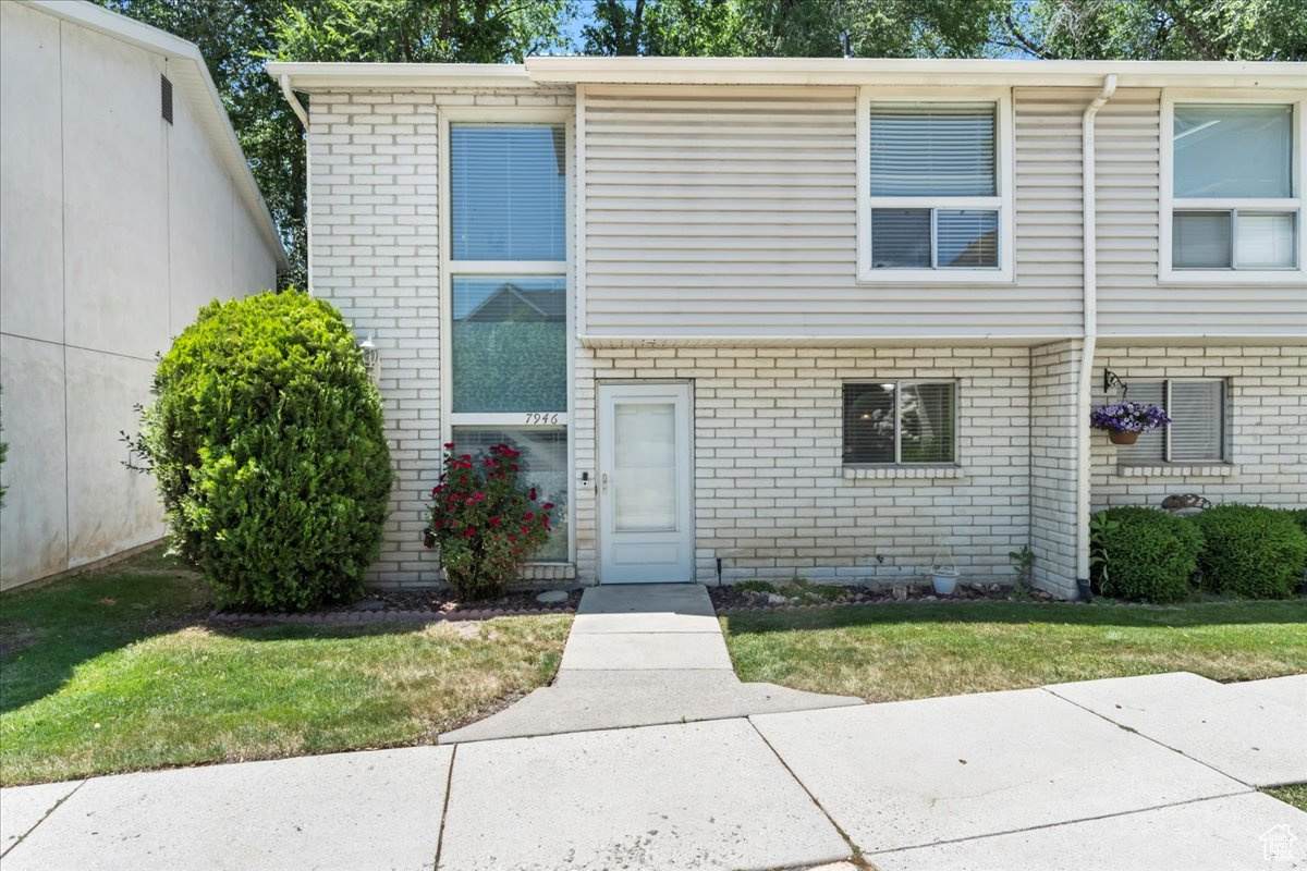 7946 Harvel Dr - Photo 1