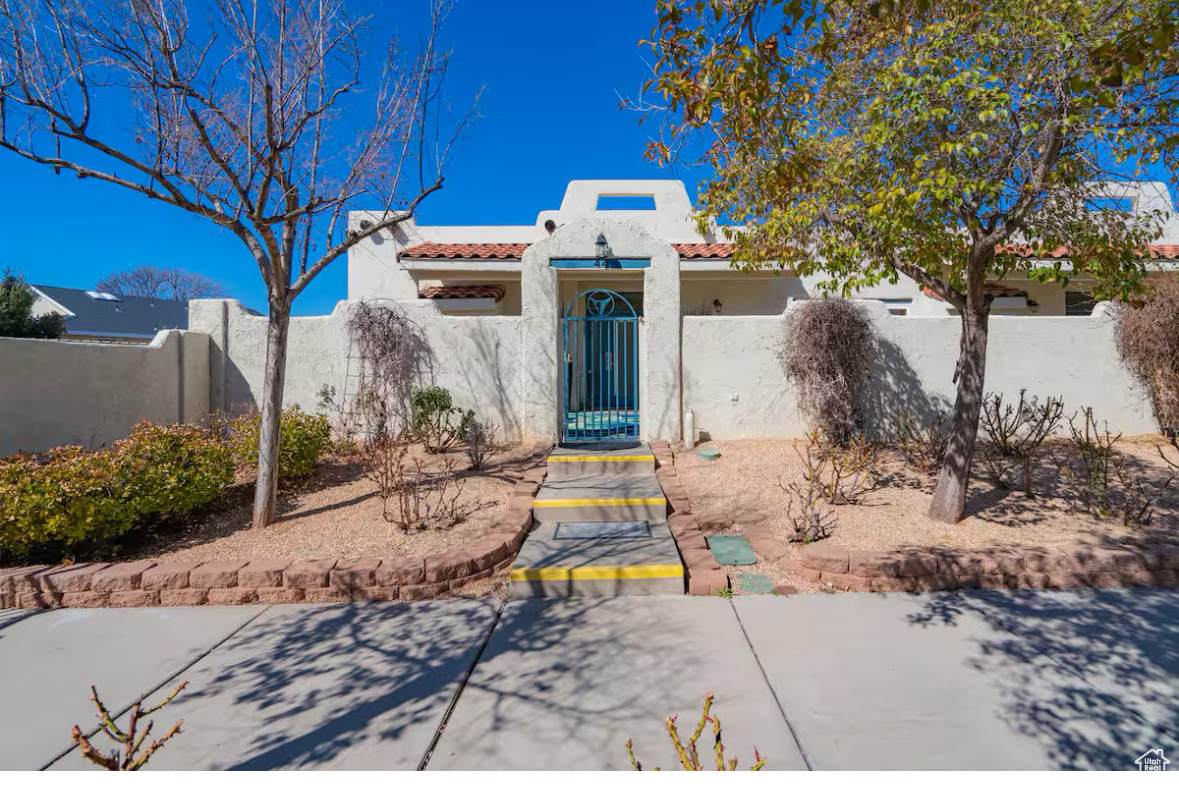 1999 Canyon View Dr - Photo 1