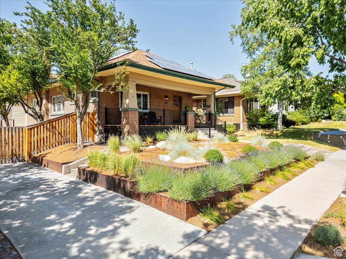 1351 Browning Ave - Photo 1