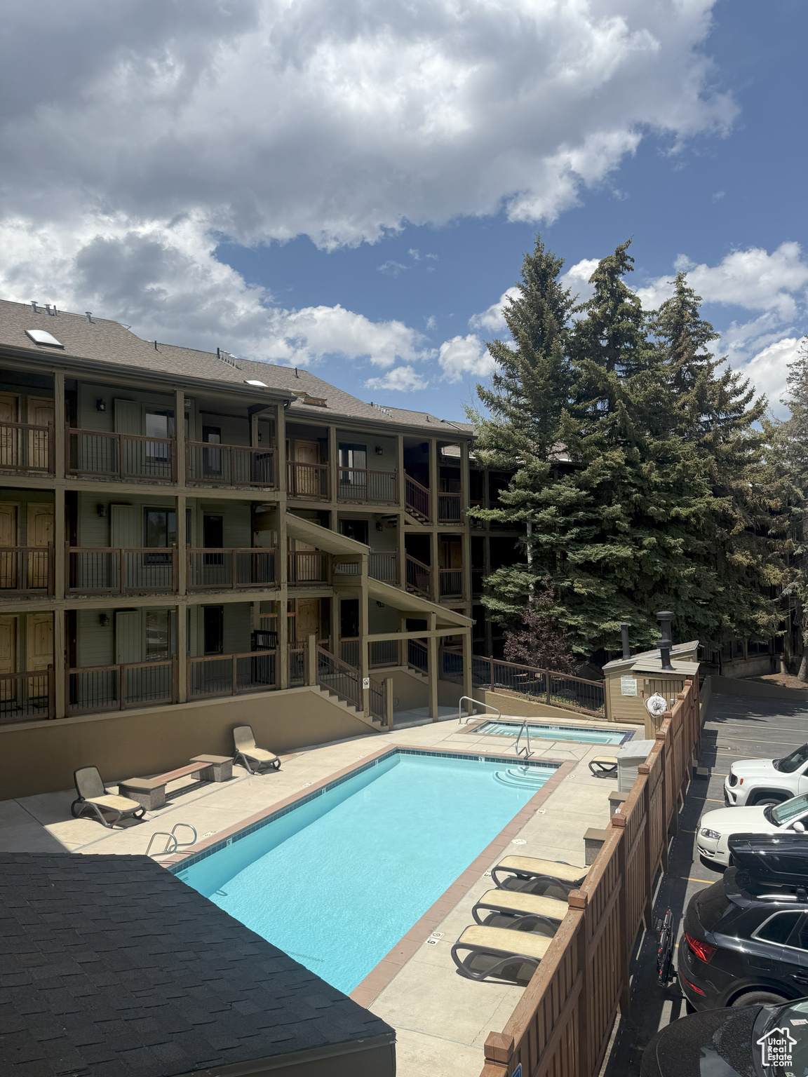 1530 Empire Ave - Photo 1