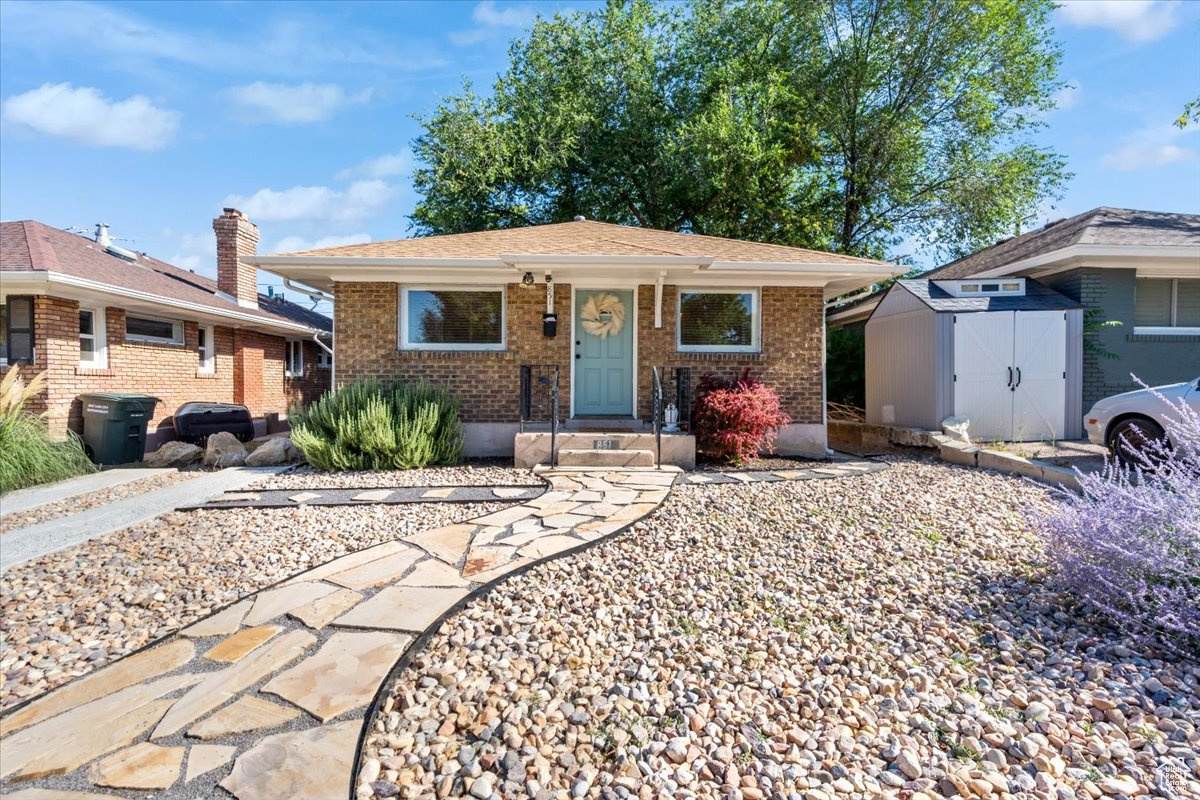 851 Elm Ave - Photo 1