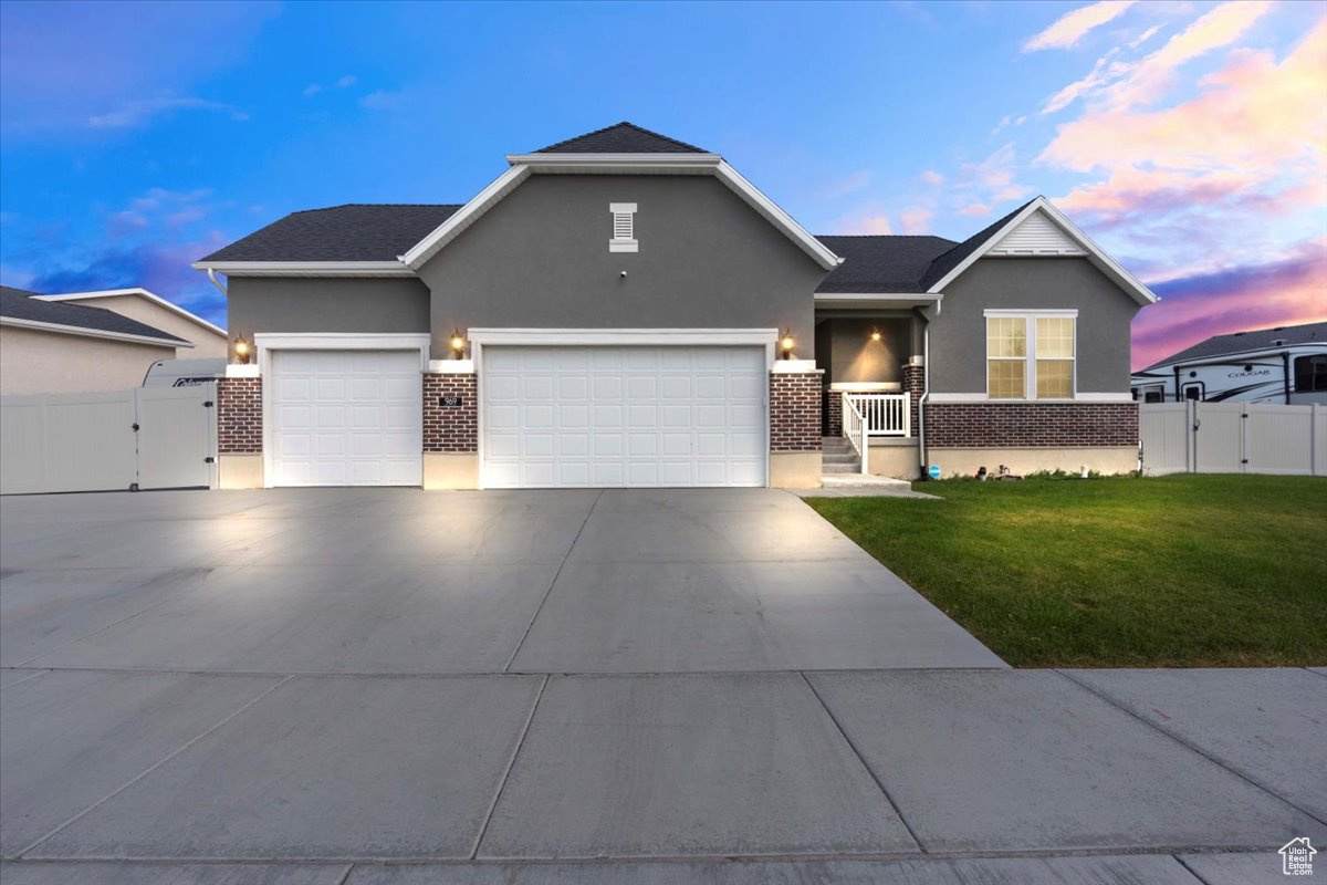 969 Montauk Ln - Photo 1