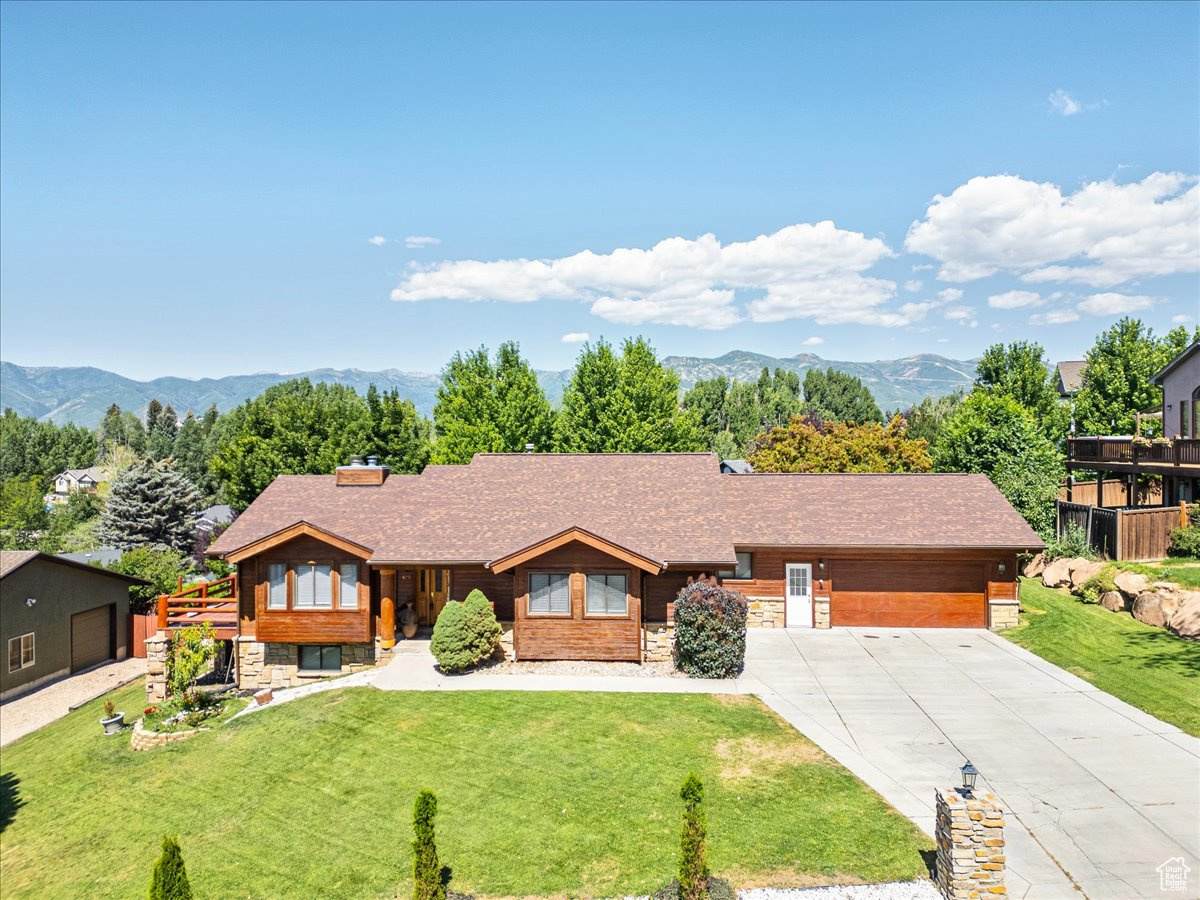 877 Cottonwood Dr - Photo 1