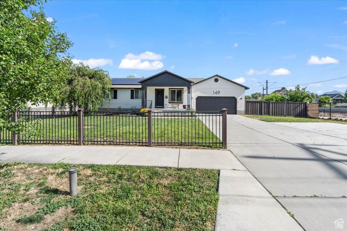 149 Pioneer Ave - Photo 1