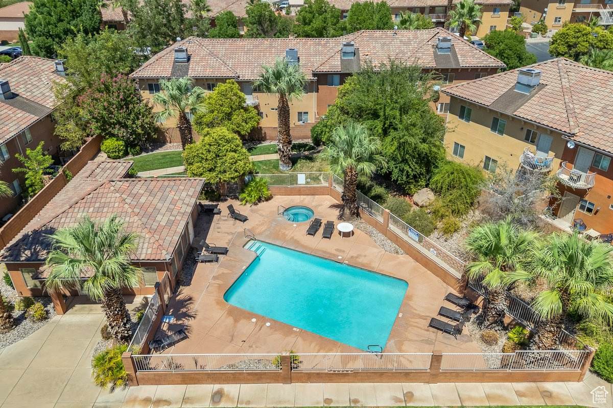 700 Main St - Photo 1