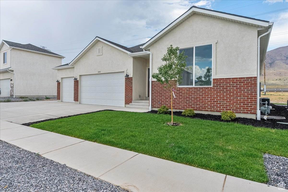 2305 Morning Glory Way - Photo 1