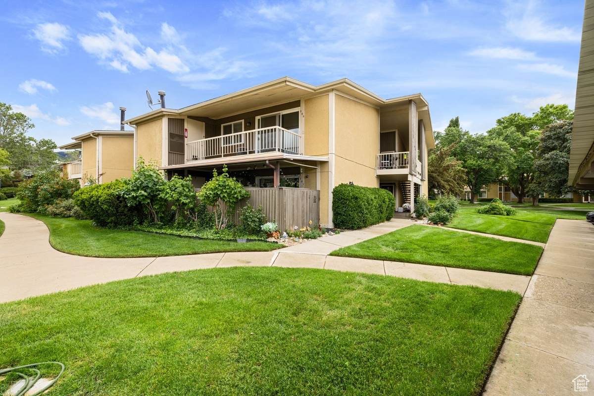 305 Peach Ln - Photo 1