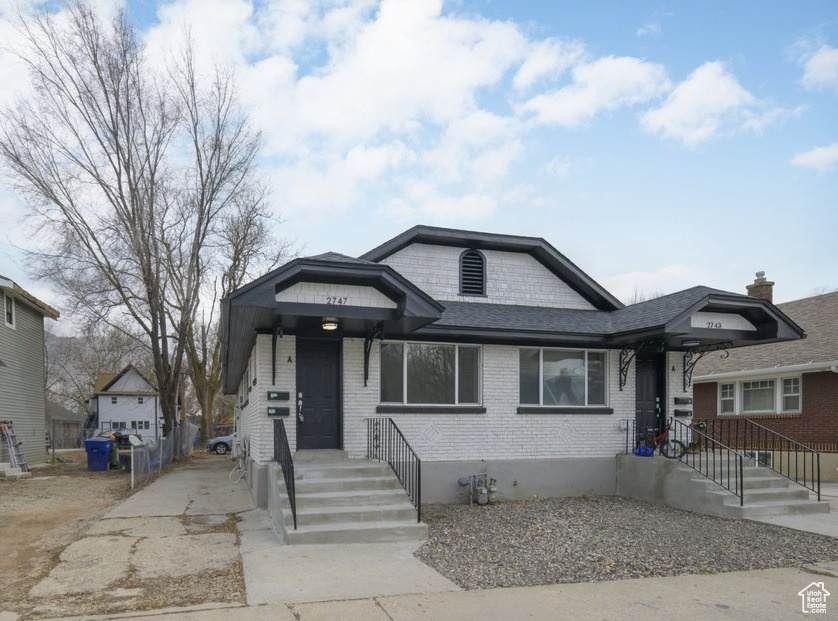 2743 Liberty Ave - Photo 1