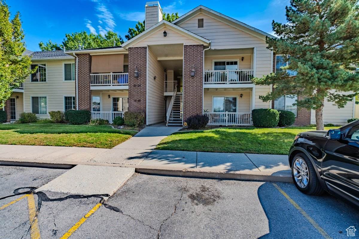 2095 Main St - Photo 1