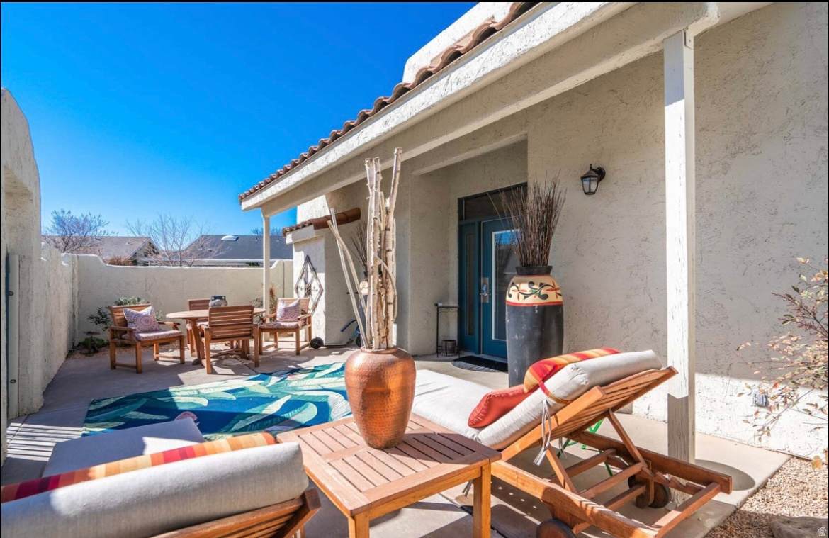 1999 Canyon View Dr - Photo 1