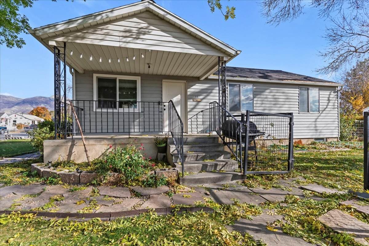 55 Roosevelt Ave - Photo 1