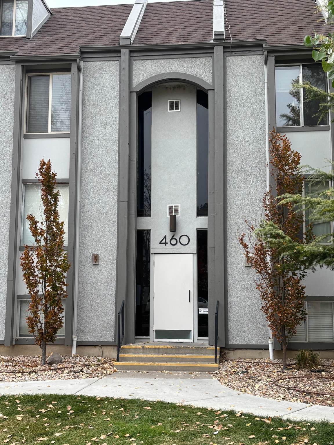 460 Creekside Cir - Photo 1