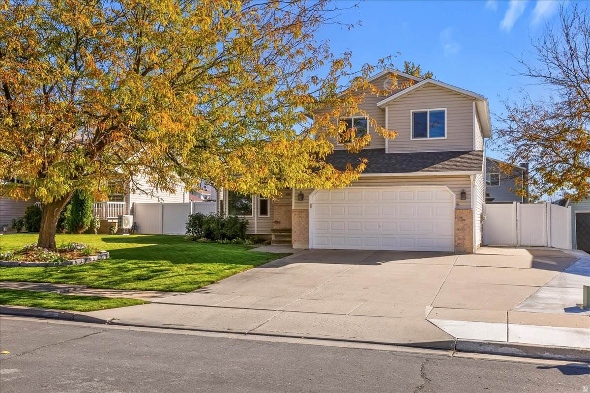 685 Pheasant View Dr - Photo 1