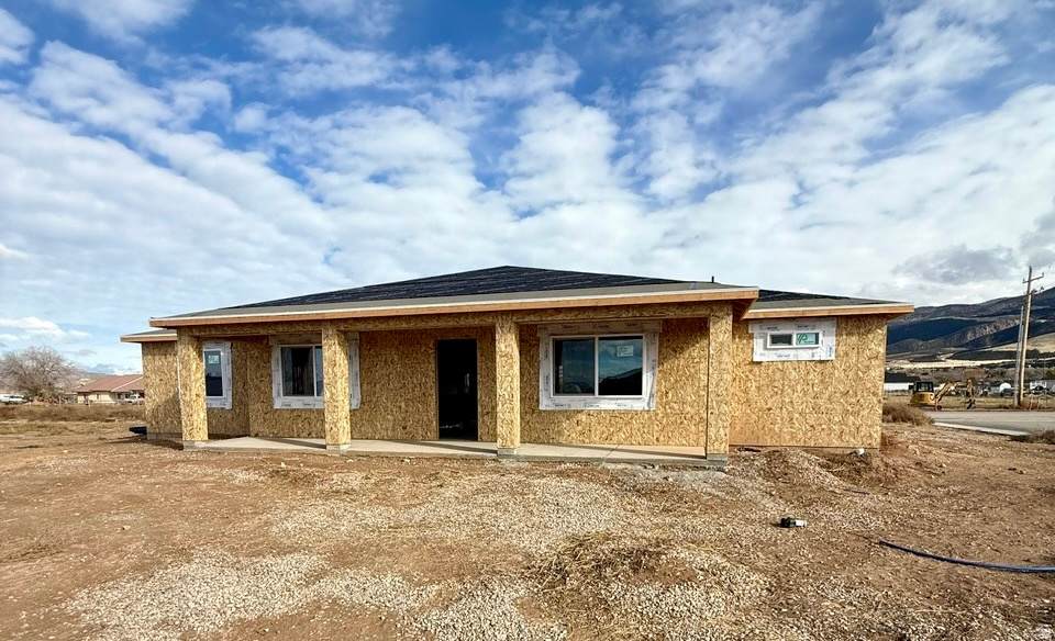 985 Winchester Dr - Photo 1