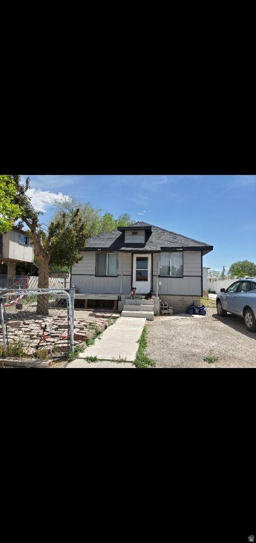 513 Rose Ave - Photo 1