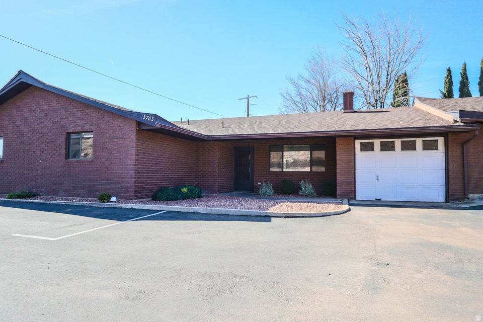 3703 Gates Cir - Photo 1