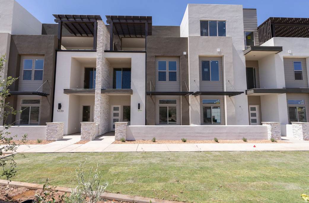 692 High Tide Pl - Photo 1