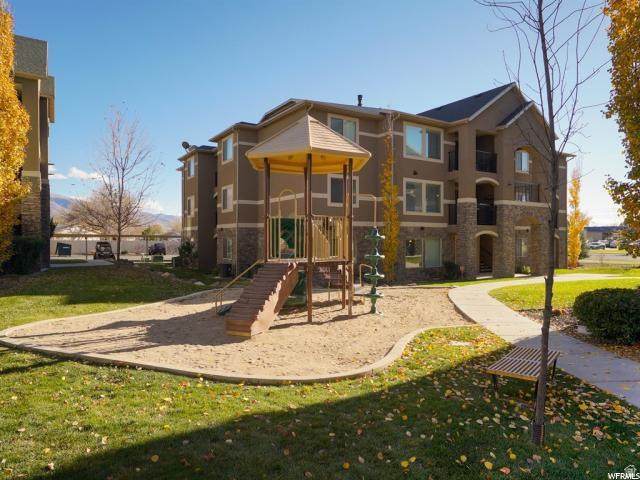 917 Main St - Photo 1