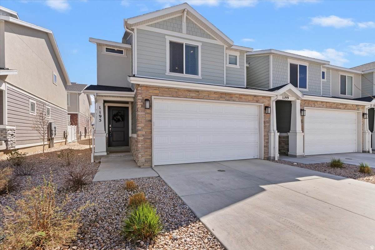 1195 Hidden Spring Dr - Photo 1
