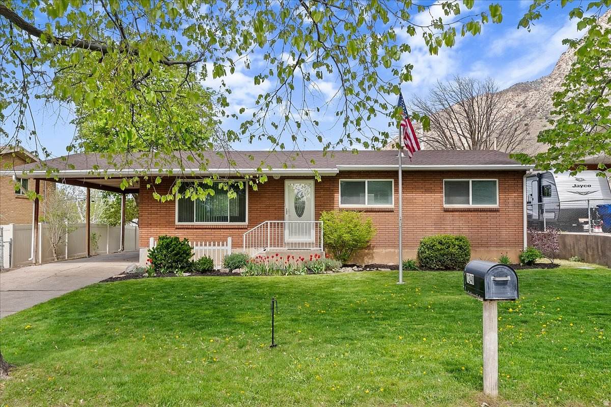 1240 Douglas St - Photo 1