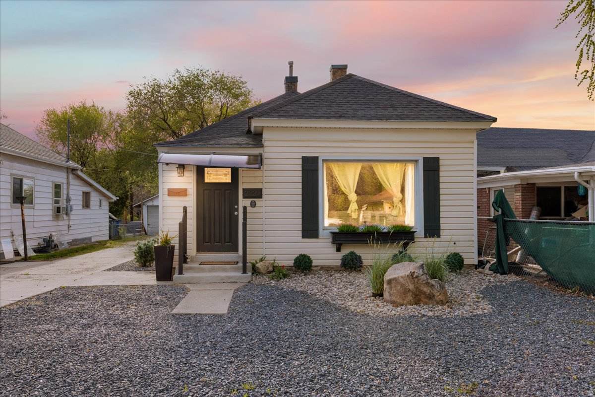 2229 Jackson Ave - Photo 1