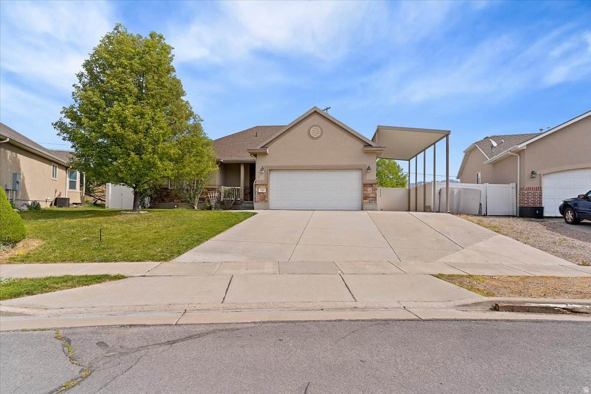 949 Chris Cir - Photo 1