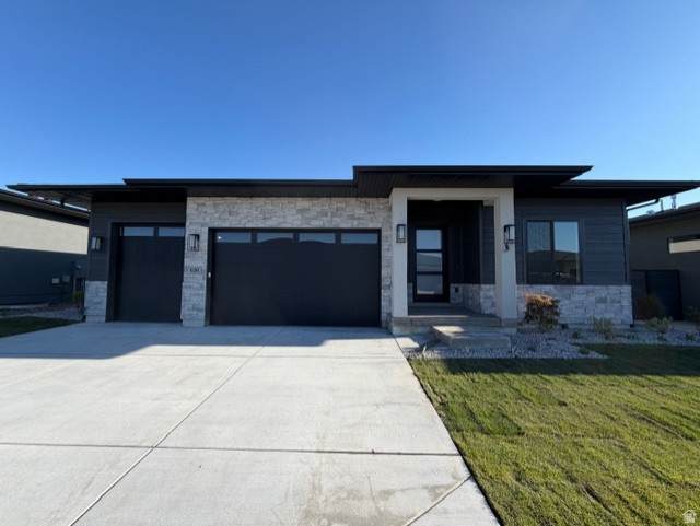 636 Vandalay Ln - Photo 1
