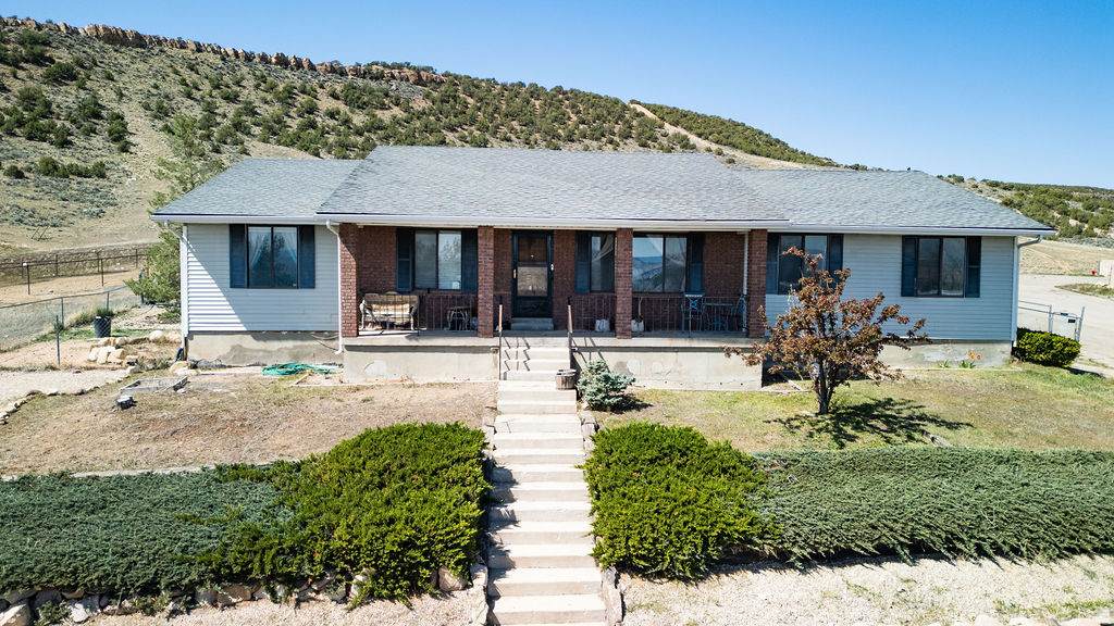 4597 Hillside Dr - Photo 1