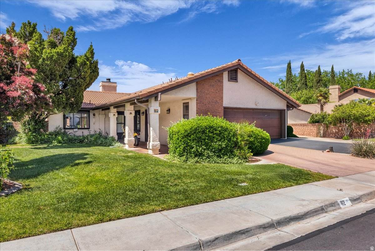 545 Valley View Dr - Photo 1