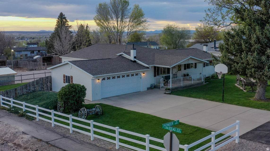 4637 Pioneer Dr - Photo 1