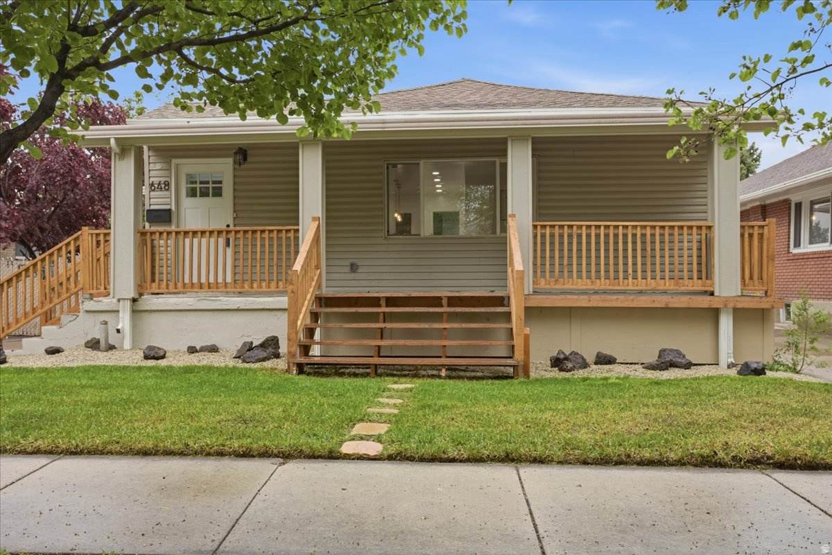 648 Garfield Ave - Photo 1