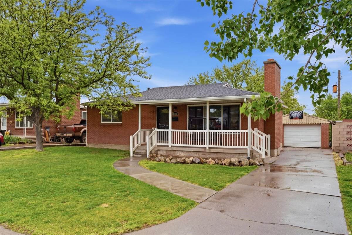 8372 Myron Ave - Photo 1