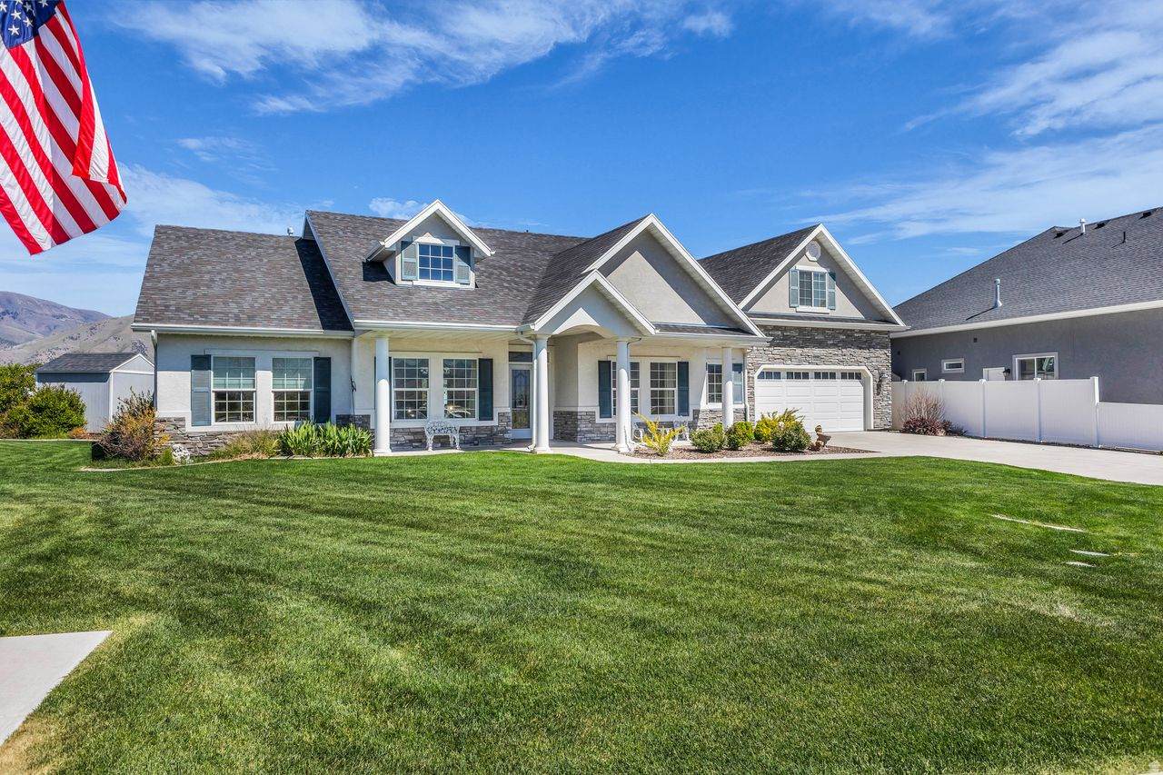 552 98 St - Photo 1