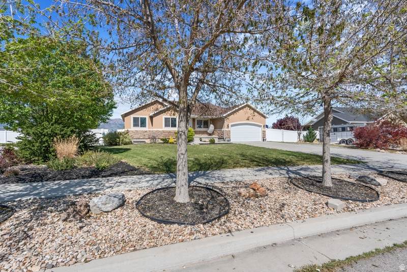 444 Saddle Rd - Photo 1