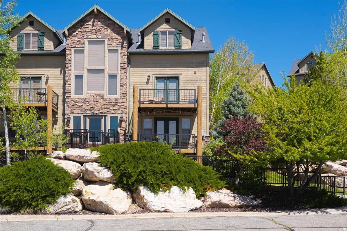 5060 Lakeview Dr #1112 - Photo 1