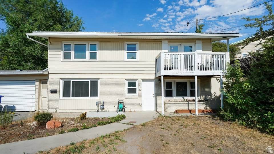 696 Center St - Photo 1