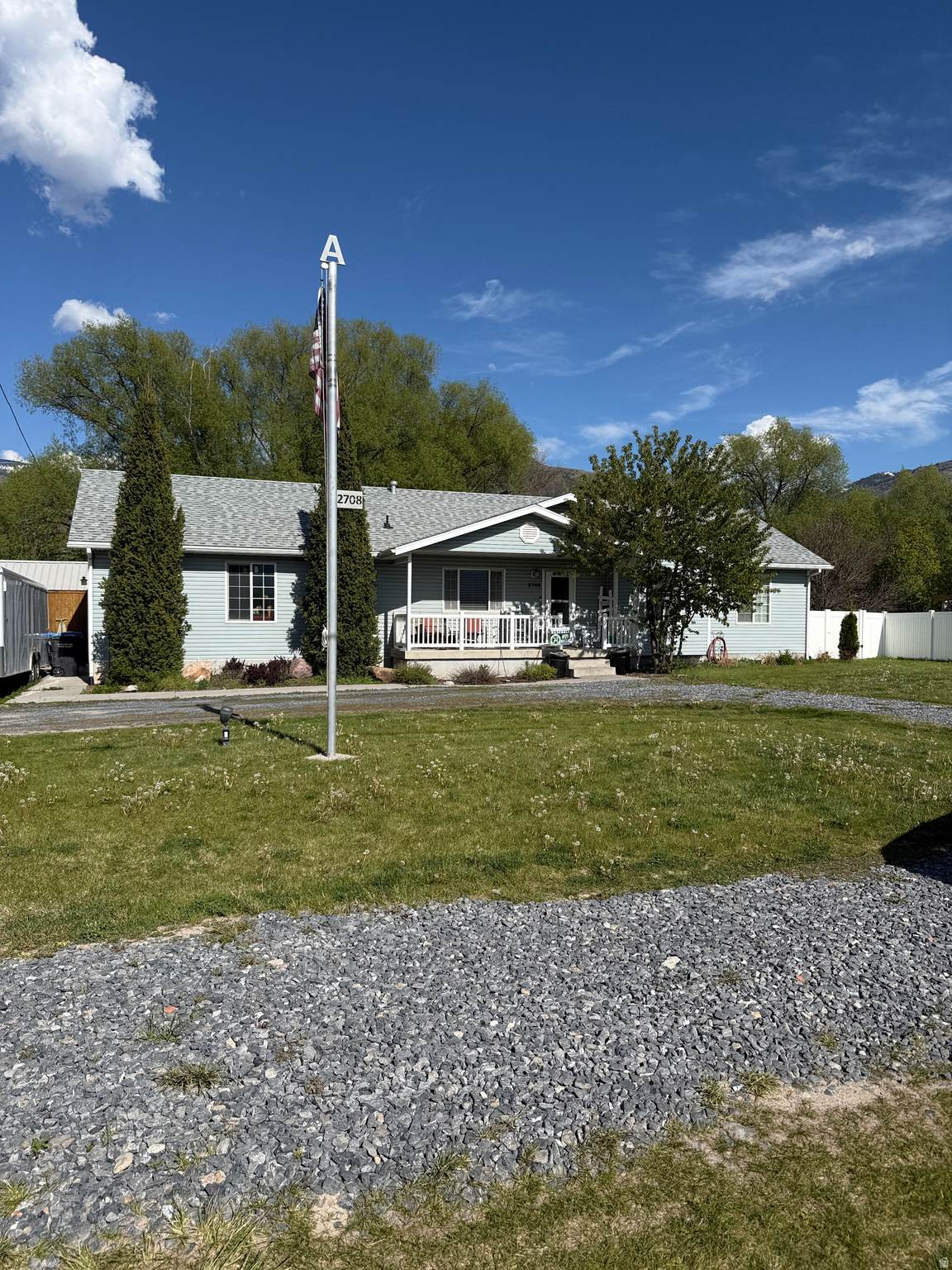 2708 Main St - Photo 1
