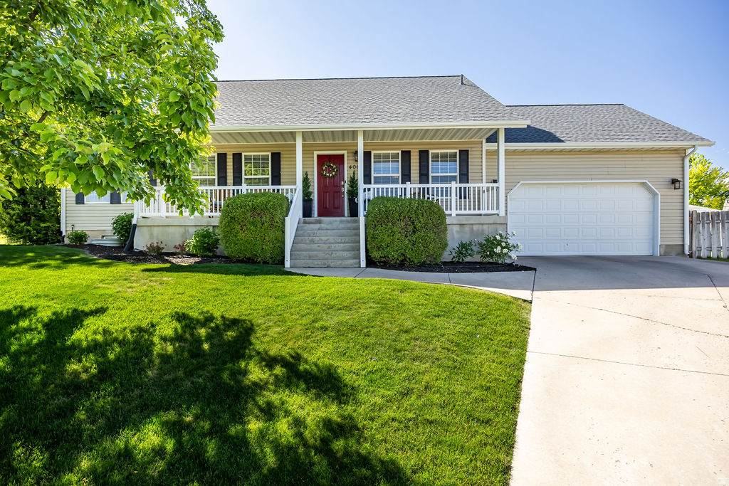 406 Meadow Ln - Photo 1