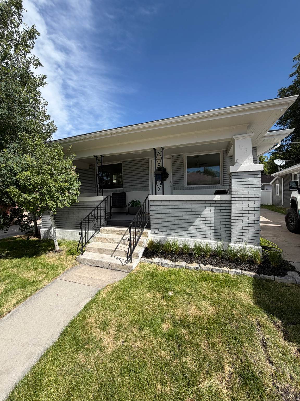 143 Hampton Ave - Photo 1