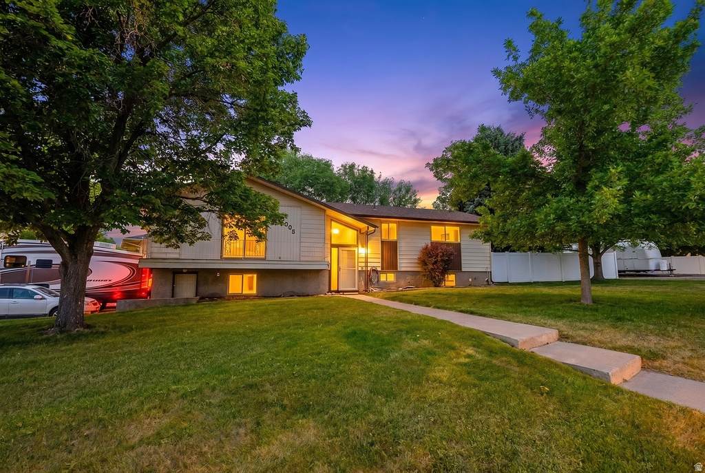 2065 Faye Ln - Photo 1