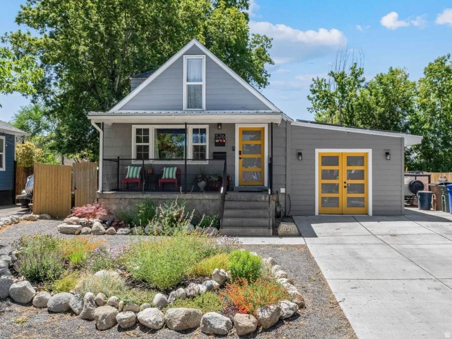 526 Stringham Ave - Photo 1