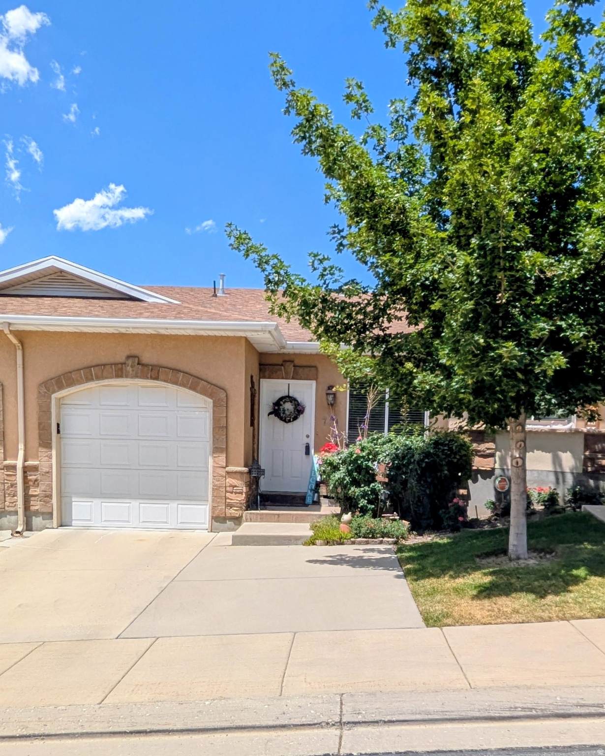 721 Fairway Dr - Photo 1