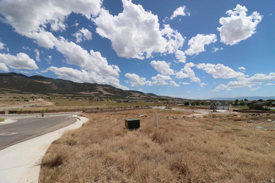 5271 Pinnacle Dr - Photo 1