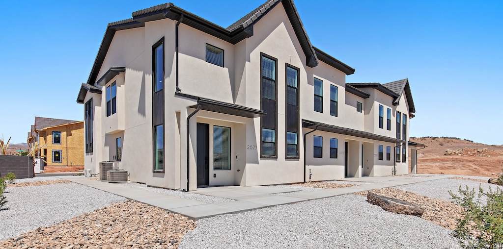 1095 Albertine Ln - Photo 1