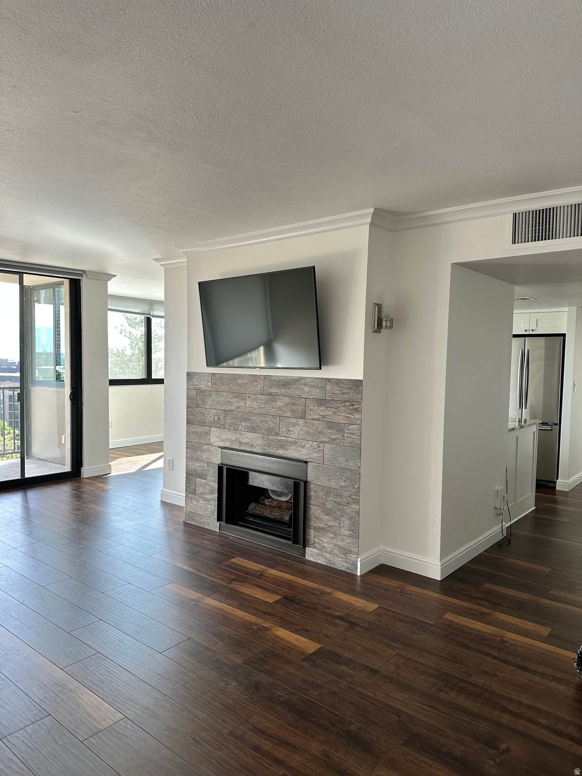 241 Vine St - Photo 1
