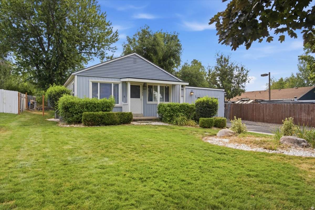 165 400 - Photo 1