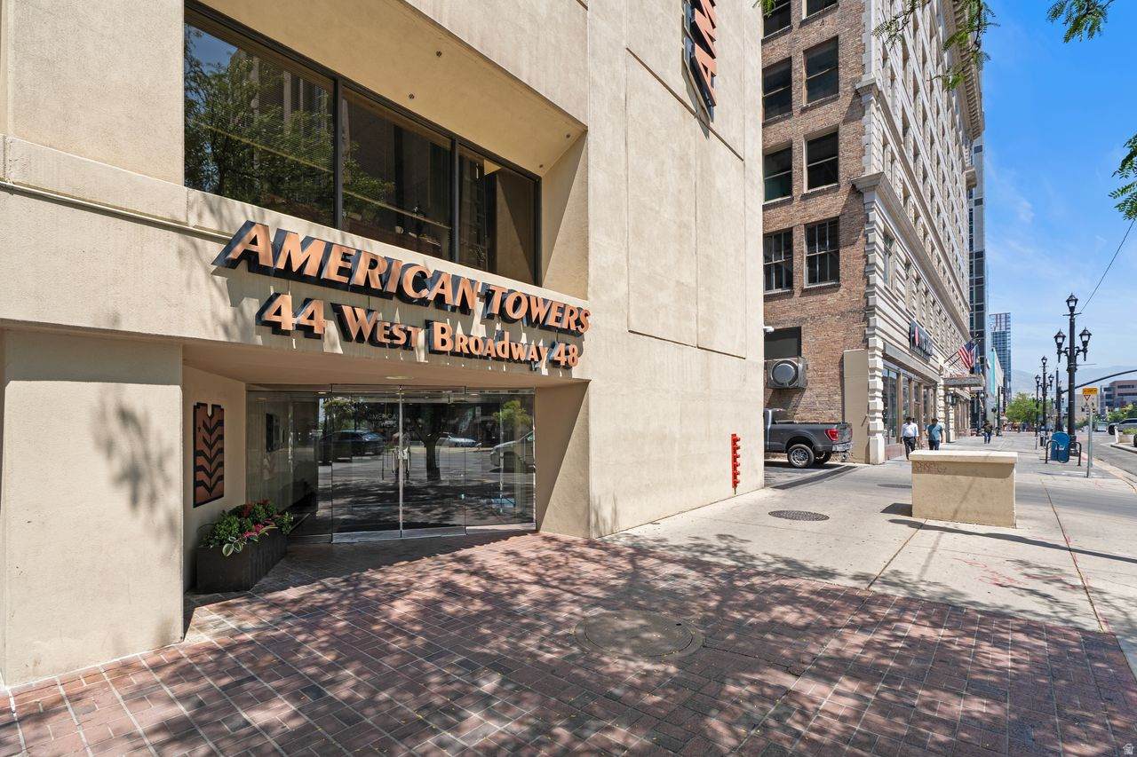 48 Broadway - Photo 1