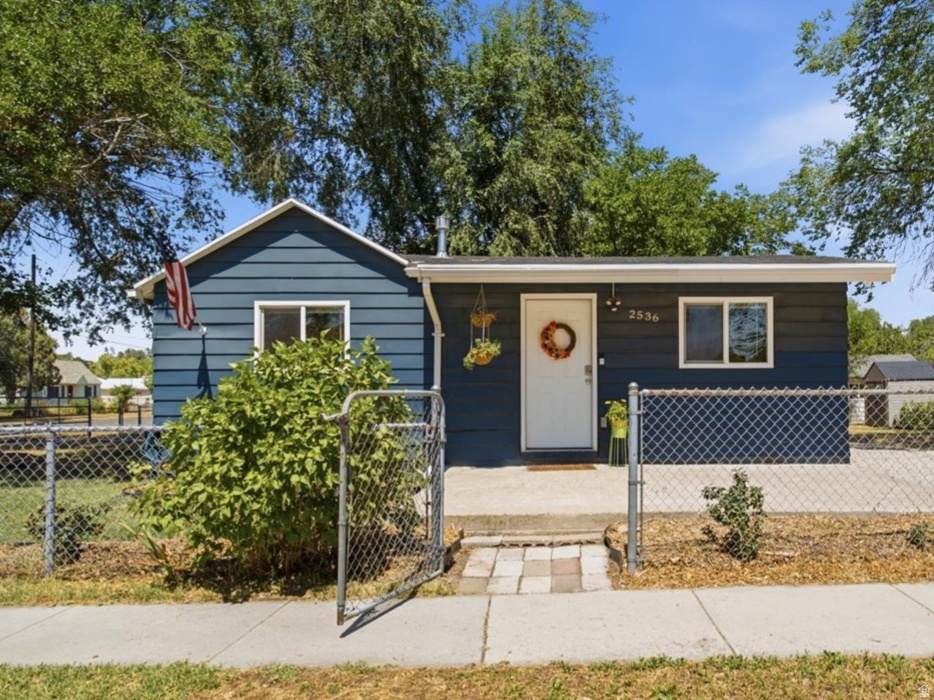 2536 C Ave - Photo 1
