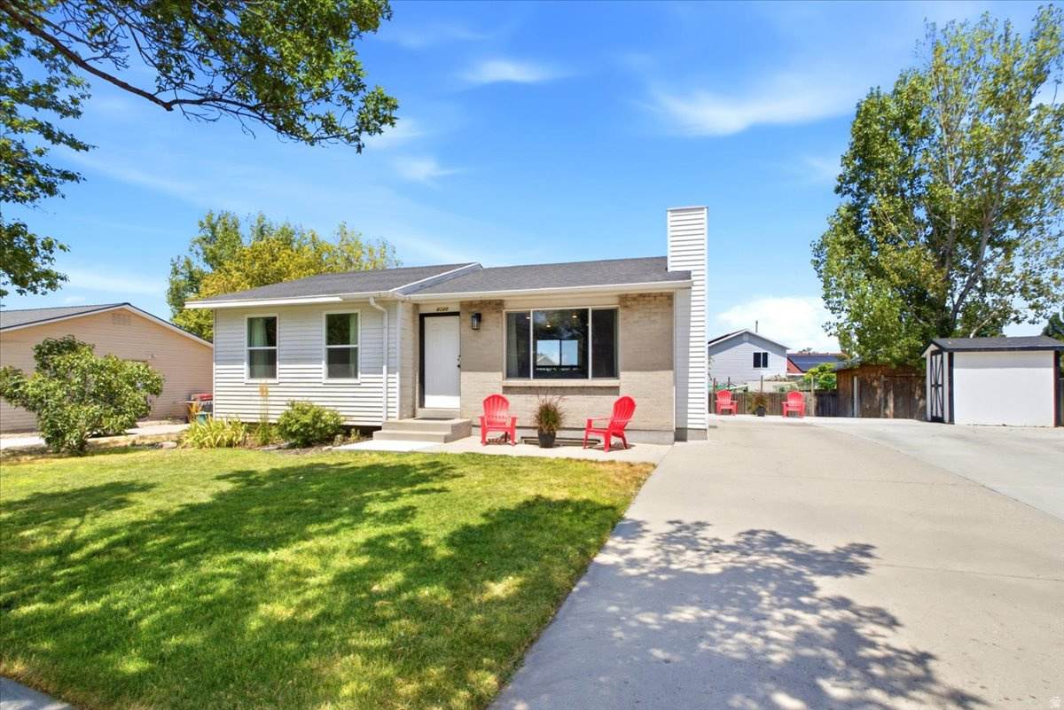 8340 Danbury Dr - Photo 1